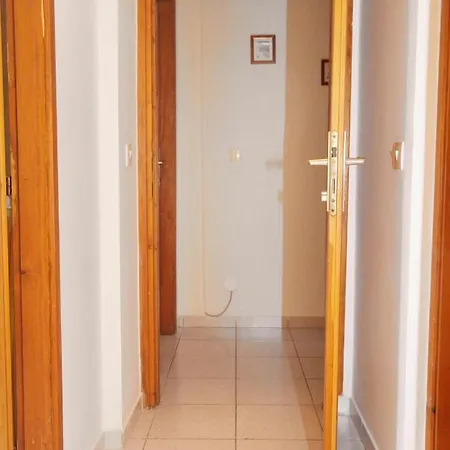 Apartments And Rooms With Parking Space Njivice, Krk - 5398 Njivice