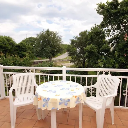 Guest house Apartments And Rooms With Parking Space Njivice, Krk - 5398 3*