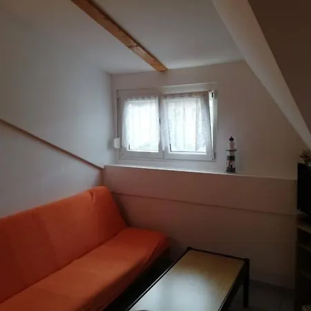 Guest house Apartments And Rooms With Parking Space Njivice, Krk - 5398 3*