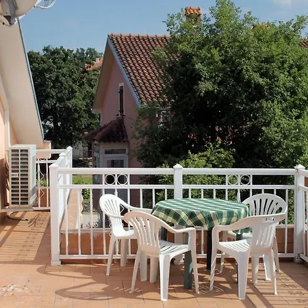 Guest house Apartments And Rooms With Parking Space Njivice, Krk - 5398