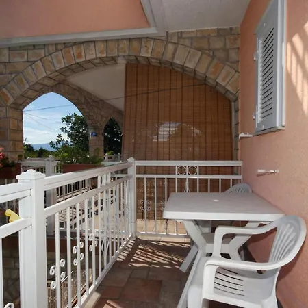Guest house Apartments And Rooms With Parking Space Njivice, Krk - 5398