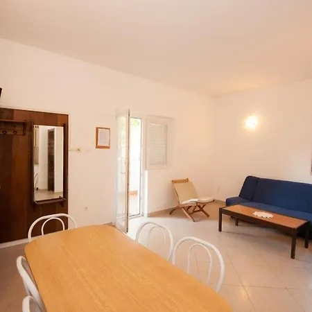 Guest house Apartments And Rooms With Parking Space Njivice, Krk - 5398 Njivice