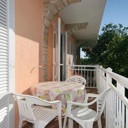 Guest house Apartments And Rooms With Parking Space Njivice, Krk - 5398