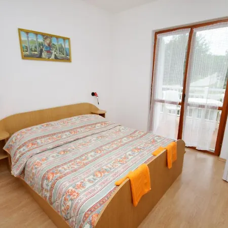 Apartments And Rooms With Parking Space Njivice, Krk - 5398
