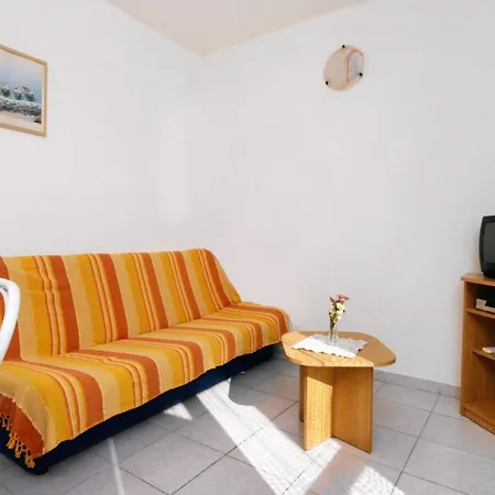 Guest house Apartments And Rooms With Parking Space Njivice, Krk - 5398 Njivice