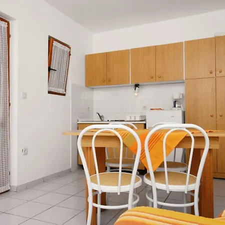 Guest house Apartments And Rooms With Parking Space Njivice, Krk - 5398