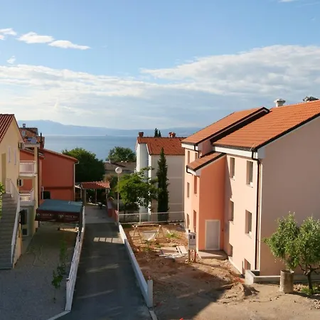 Guest house Apartments And Rooms With Parking Space Njivice, Krk - 5398 3*