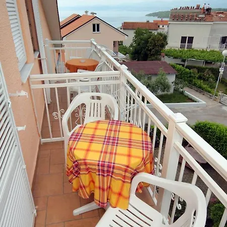 Apartments And Rooms With Parking Space Njivice, Krk - 5398 3* Njivice