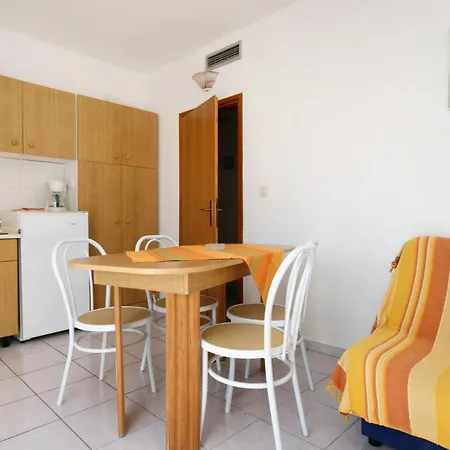 Apartments And Rooms With Parking Space Njivice, Krk - 5398