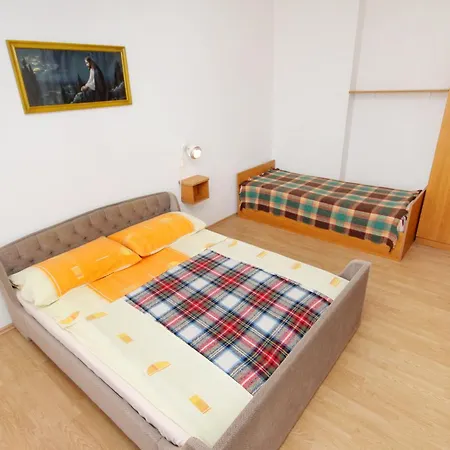 Apartments And Rooms With Parking Space Njivice, Krk - 5398 Guest house 3*