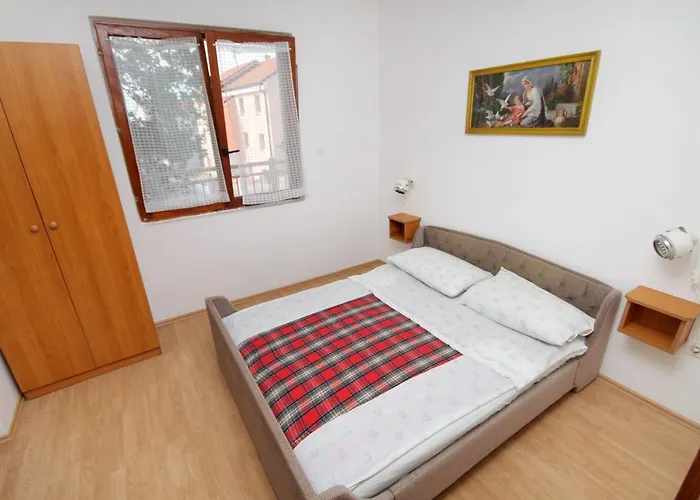 And With Parking Space Njivice, Krk - 5398 Pensiune 3*